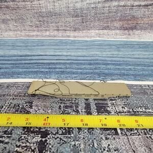 Vintage H.O scale Northern Pacific steel deck flat car needs trucks